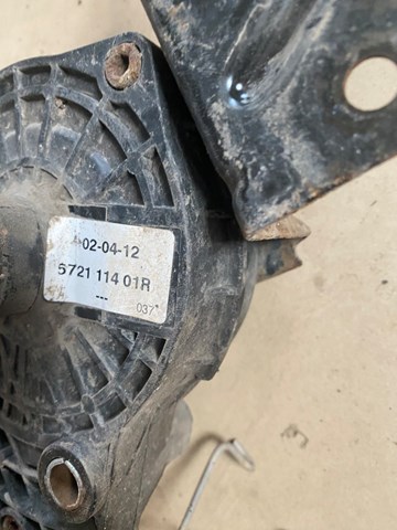 572111401R Кронштейн запасного колеса купить Одесса
