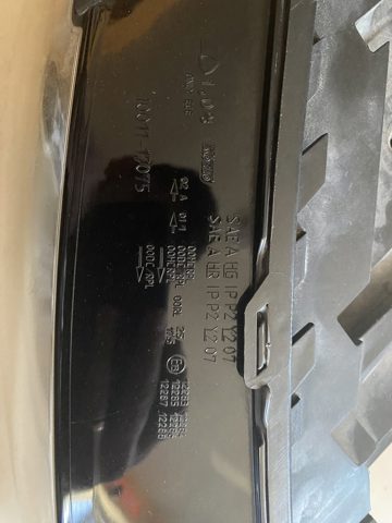 VAG 8R0941004 Фара правая в наличии Чернигов