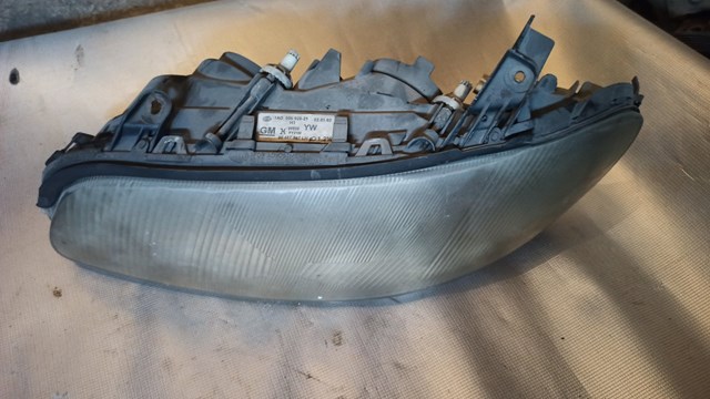 OPEL 90487568 Правая фара в наличии Днепр