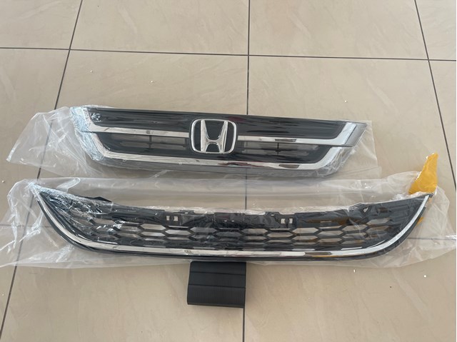 Решетка радиатора 71123SWWE31 HONDA