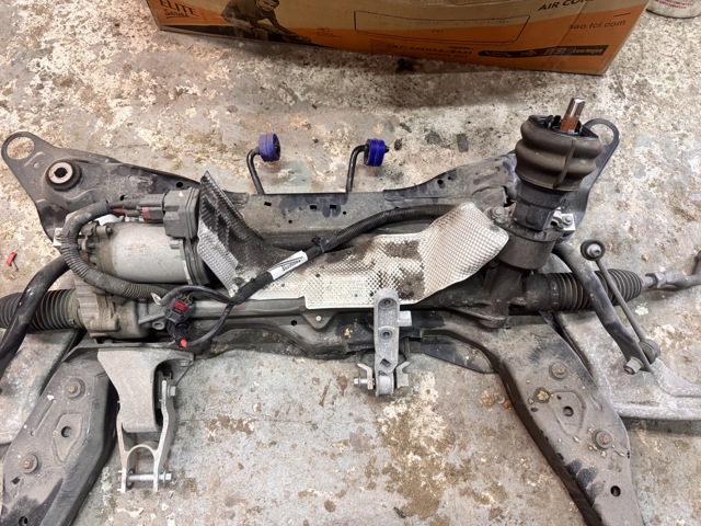 VOLVO 36010518 Рулевая рейка в наличии Каменское