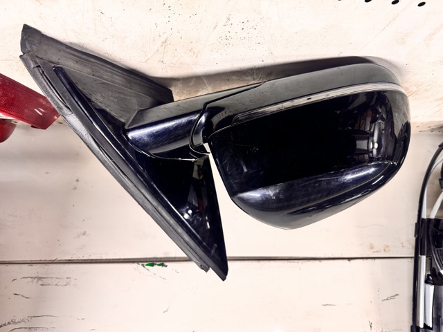 51168738316 BMW Правое зеркало купить в Чернигов