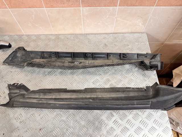 Уплотнитель крыла 5380760190 TOYOTA