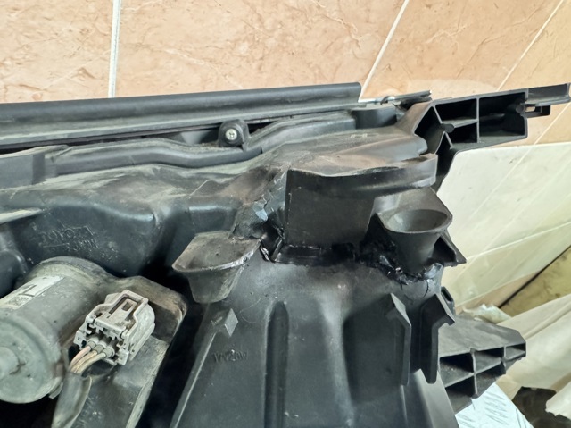 8118560N20 TOYOTA Левая фара купить в Винница