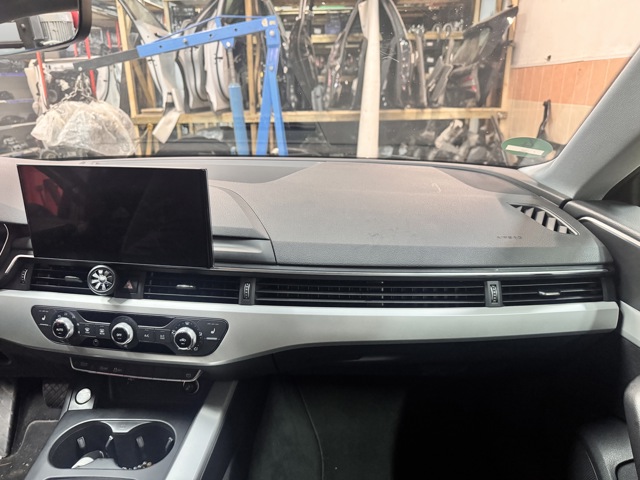 Панель приборная торпеды 8W1857001K24A VAG