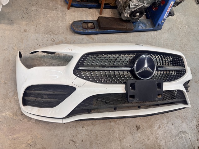 MERCEDES A1188808600 Передний бампер в наличии Ужгород