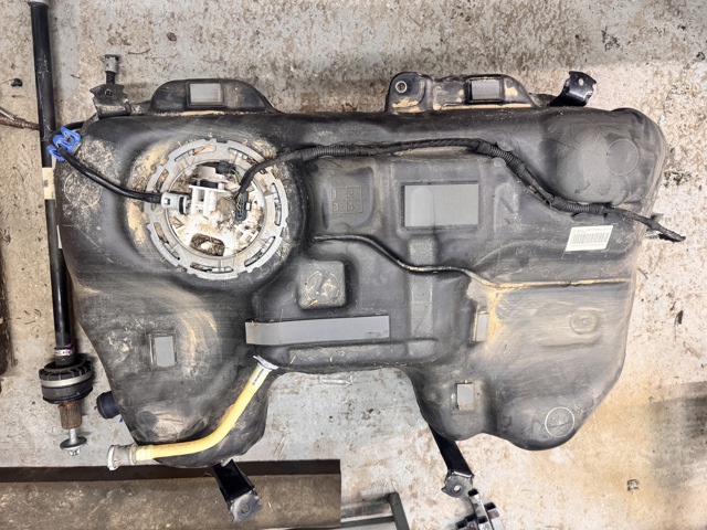 Бензобак A2474702103 MERCEDES