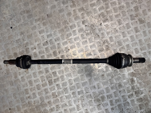 Полуось задняя, правая LR092750 LAND ROVER