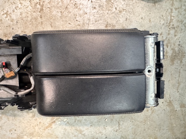 LR111368 LAND ROVER купить в Черновцы
