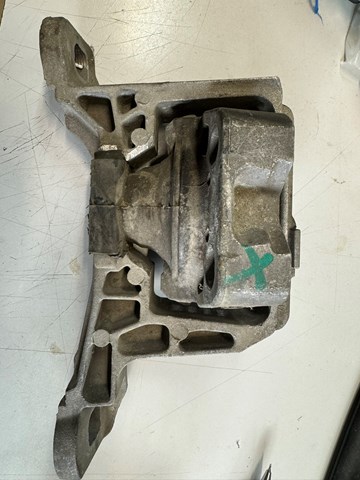 Правая опора двигателя AV616F012FA FORD