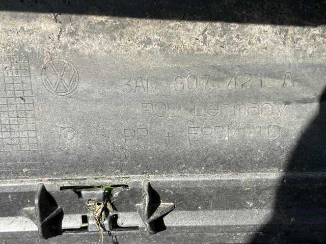 VAG 3AF807421A Задний бампер в наличии Киев