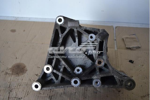 Крепление генератора LR013184 LAND ROVER