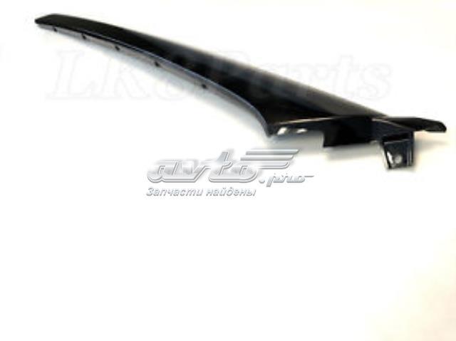 Накладка передней двери, правой, вертикальная LR077217 LAND ROVER
