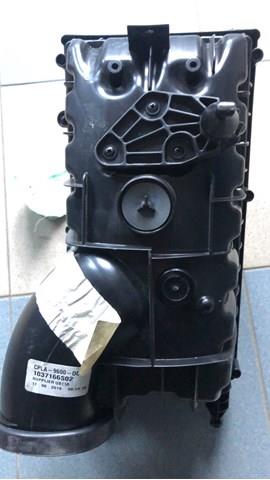 Корпус воздушного фильтра, правый LR095789 LAND ROVER