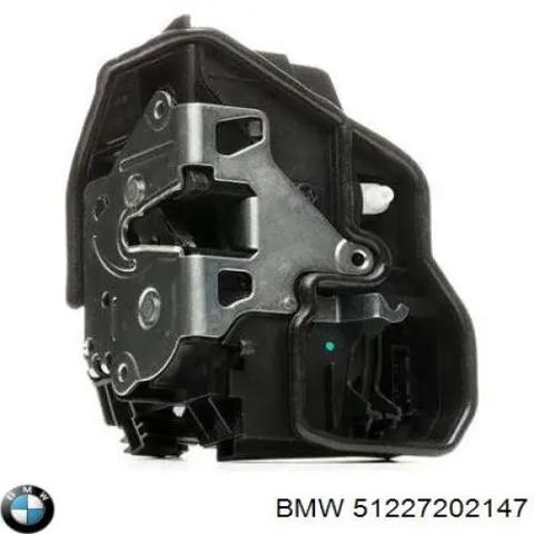 Замок задней левой двери 51227202147 BMW