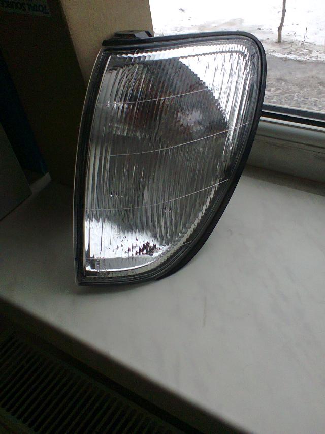 Левый фонарь указателя поворота 8152060370 TOYOTA