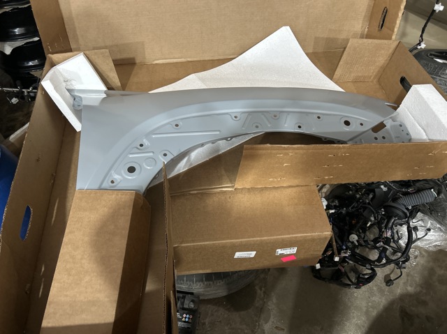 VA4052111 MAZDA Крыло переднее правое купить в Харьков