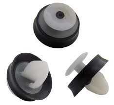 Пистон (клип) крепления обшивки двери LR006101 LAND ROVER