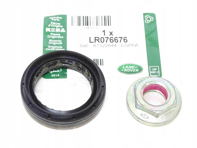 Сальник хвостовика редуктора LR076676 LAND ROVER