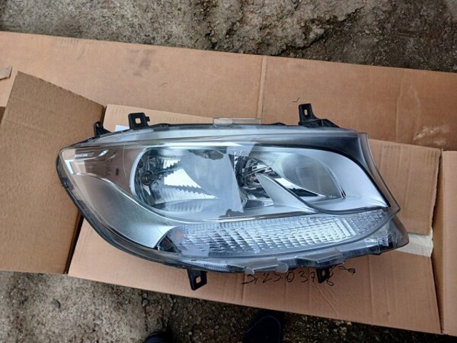 Фара комбинированная, передняя 9109060100 MERCEDES