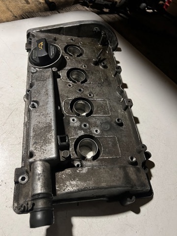 Крышка клапанная 06A103469S VAG