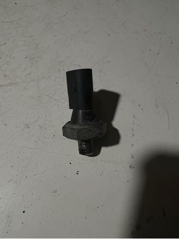 VAG 06A919081F Датчик давления масла в наличии Николаев