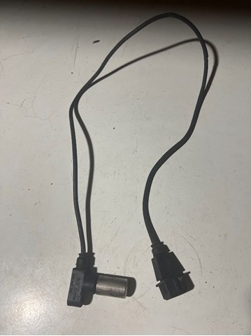 Датчик частоты вращения коленвала Ауди 100 C4