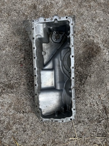 Масляный поддон двигателя 11137556663 BMW