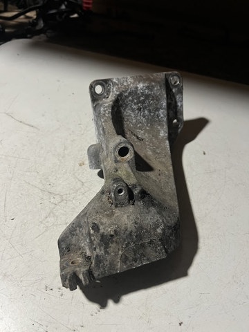 11233AF800 NISSAN Кронштейн подушки (опоры) двигателя левой купить в Одесса