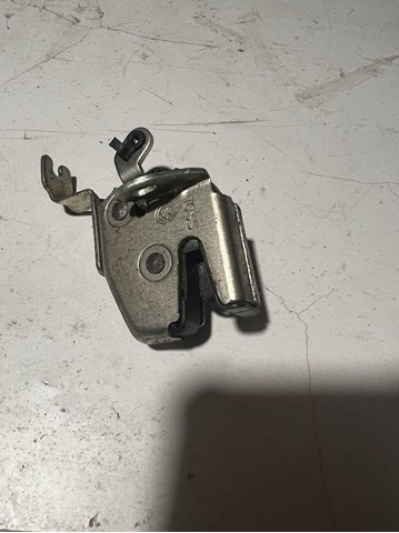 PEUGEOT 1358202080 Замок двери задней левой распашной верхний в наличии Тернополь