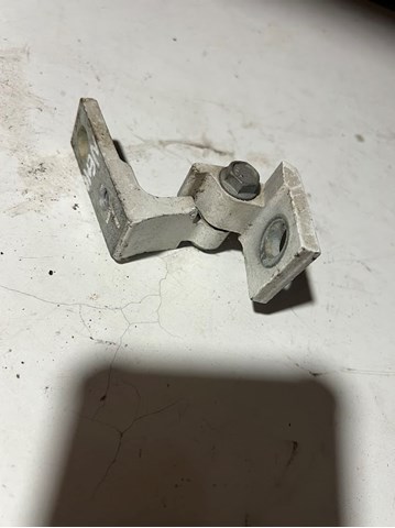 Навеска двери водителя (петли) 1358328080 PEUGEOT