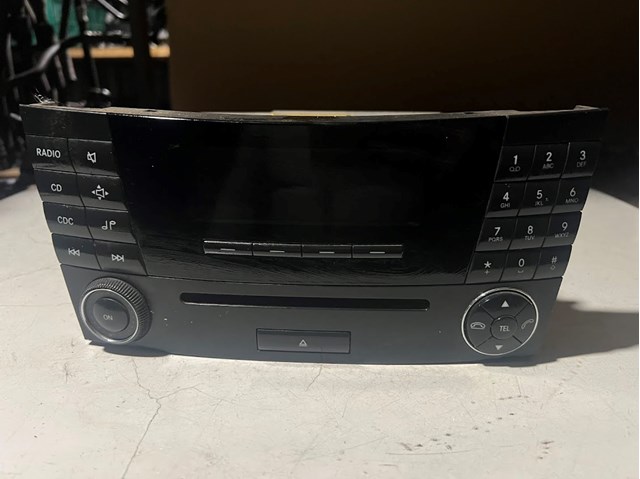 MERCEDES 2118702889 Магнитола (радио AM/FM) в наличии Чернигов