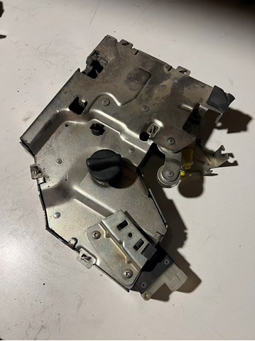 2T14V264A33DM Замок двери боковой сдвижной левой купить Львов