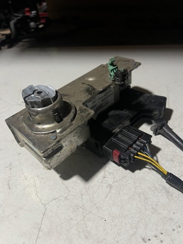 Замок передней пассажирской двери Форд Транзит-Коннект