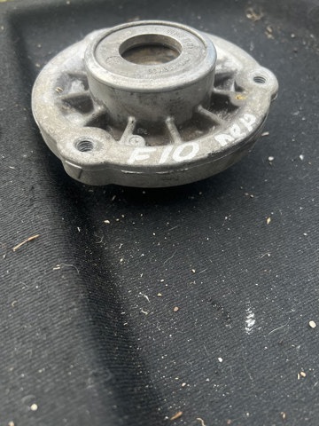 Опора стойки амортизатора переднего 31306863295 BMW