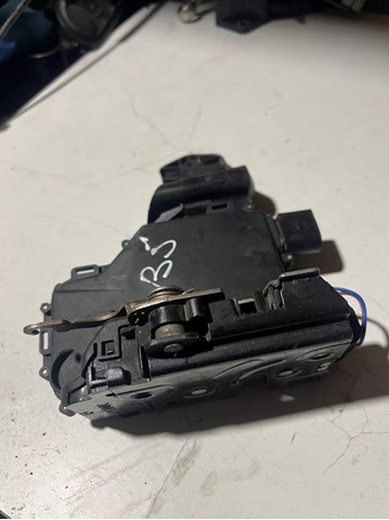 3B1837016C VAG Замок передней правой двери купить в Чернигов