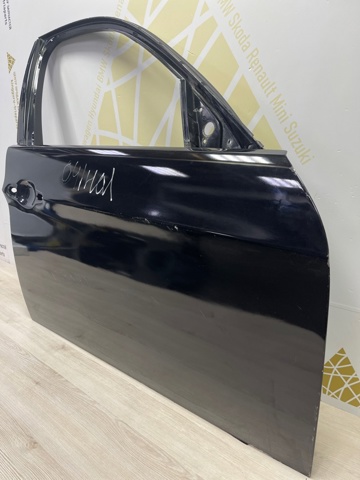 Пассажирская передняя дверь 41007203644 BMW