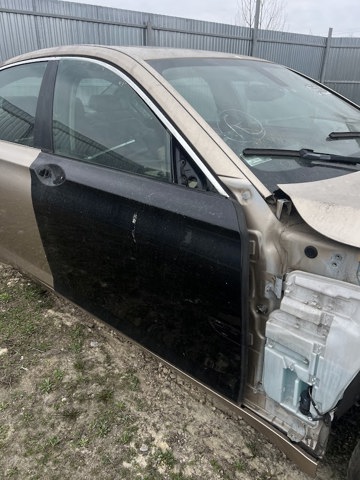 Пассажирская передняя дверь 41007203978 BMW