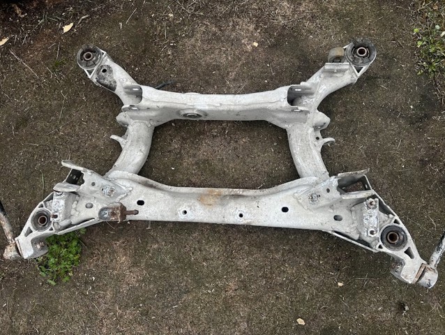 Балка задней подвески, подрамник 55400CL00A NISSAN