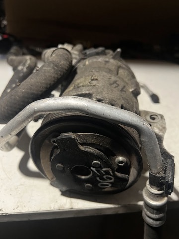 Компрессор системы кондиционирования 64526915380 BMW