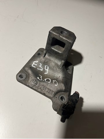 Кронштейн подушки (опоры) двигателя, правой 6751226 BMW