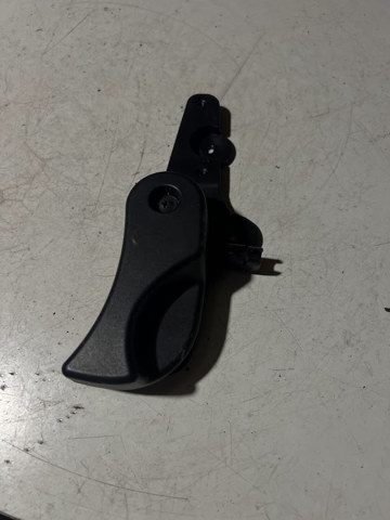 7058117 BMW Ручка открывания капота купить в Запорожье