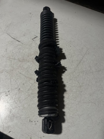 7185713 BMW Амортизатор багажника купить в Павлоград