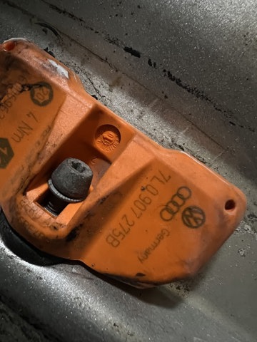 Датчик контроля давления в шинах 7L0907275B VAG