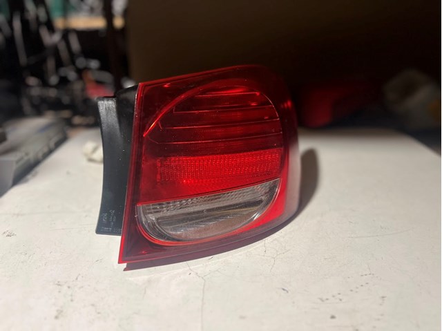 Фонарь задний правый, внешний 8155130A40 TOYOTA