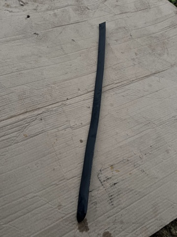 Молдинг двери задней правой 8208452 BMW