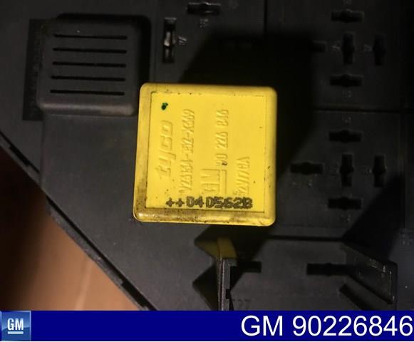 Реле электробензонасоса 90226846 GM