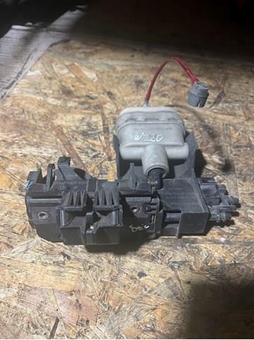 Замок пятой двери A2208000478 MERCEDES