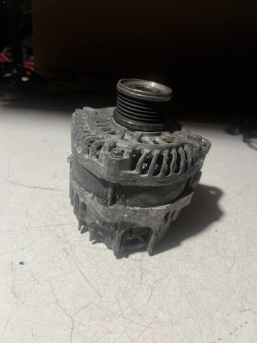 Автомобильный генератор PE0118300 MAZDA