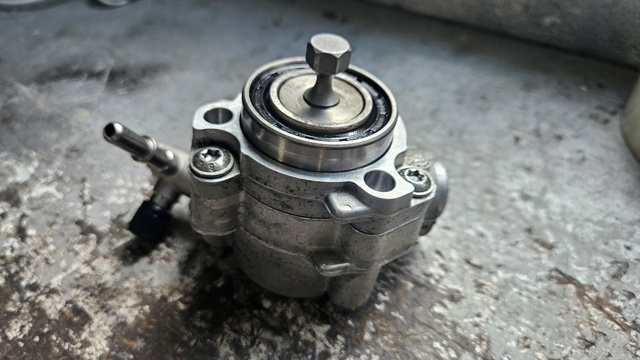 Насос топливный высокого давления 24465785 OPEL